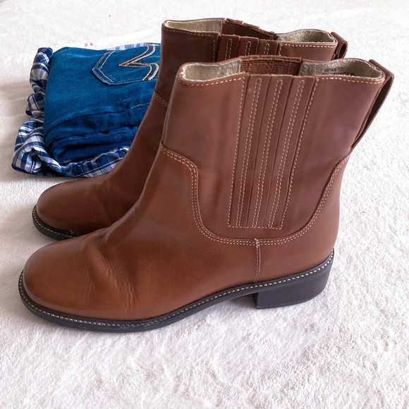 L.L. Bean leather ankle boots - Picture 2 of 16